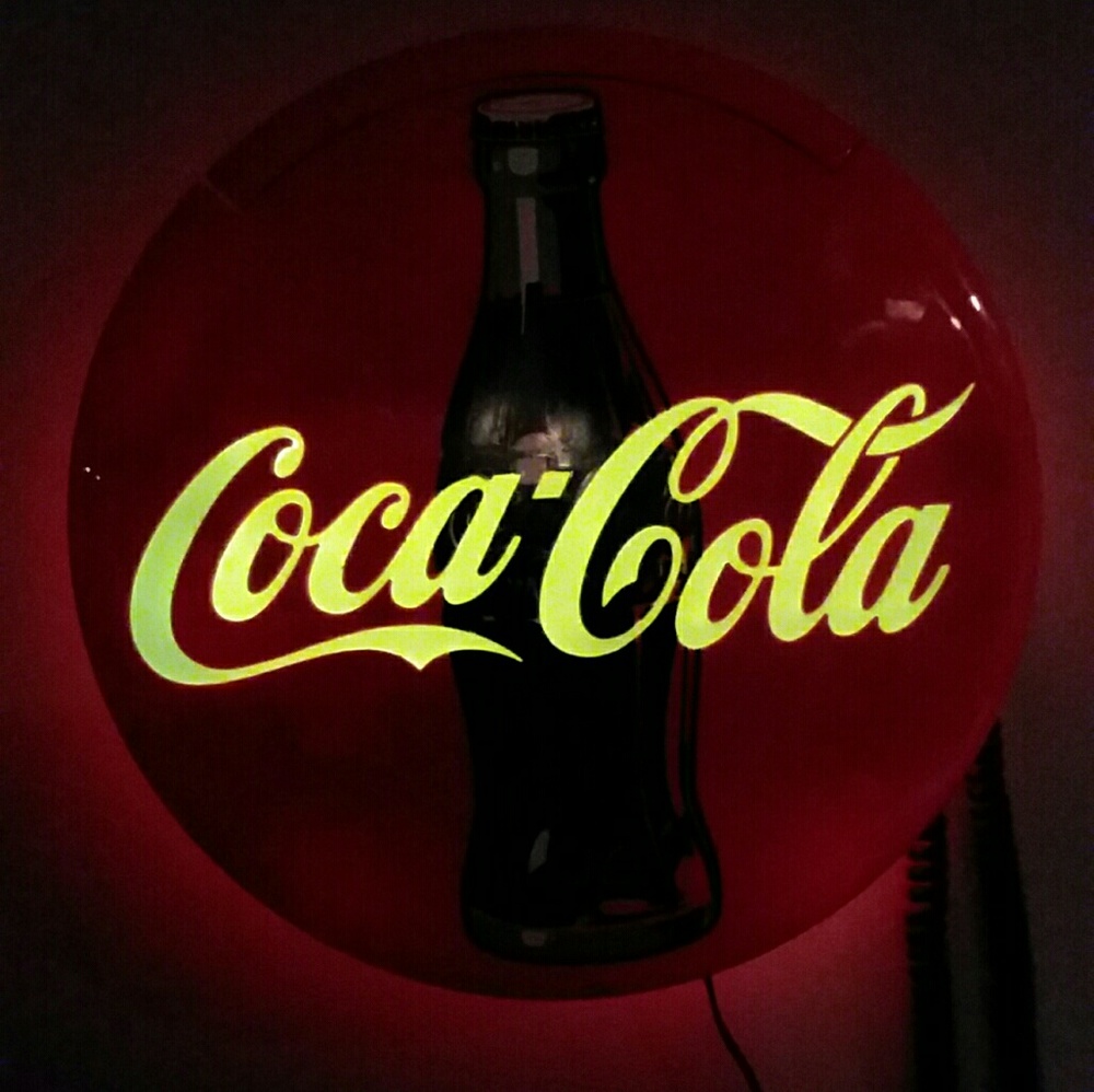 Coca-Cola Blinking Disk Phone Lights Up